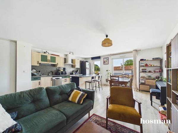 Ravissant duplex de 84 m2 habitables (96 m2 au sol) avec 3 chambres, balcon, garage double et place de stationnement - Quartier La Blordière à Rezé