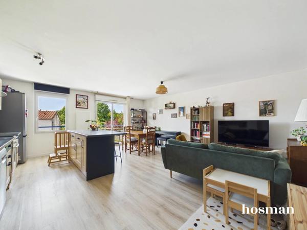 Ravissant duplex de 84 m2 habitables (96 m2 au sol) avec 3 chambres, balcon, garage double et place de stationnement - Quartier La Blordière à Rezé
