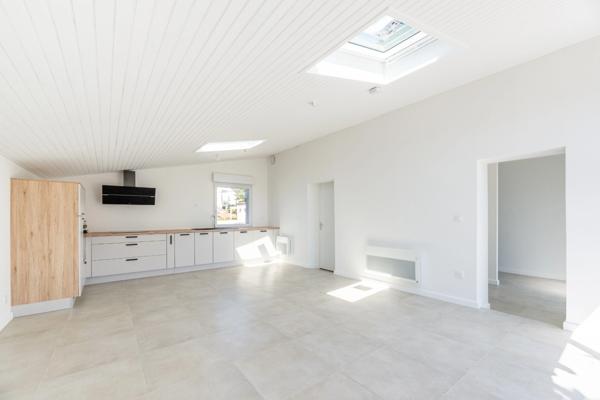 COUP DE COEUR A SAINT MARC SUR MER CENTRE, PLAGE HULOT, MARCHE ET COMMERCES - APPARTEMENT 90M2 - 3 CHAMBRES ET UN BUREAU - BALCON - GARAGE - PARKING