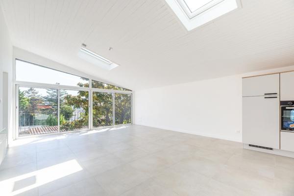 COUP DE COEUR A SAINT MARC SUR MER CENTRE, PLAGE HULOT, MARCHE ET COMMERCES - APPARTEMENT 90M2 - 3 CHAMBRES ET UN BUREAU - BALCON - GARAGE - PARKING