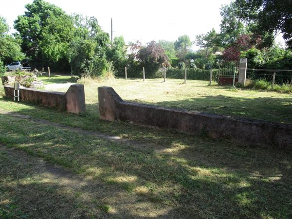 Maison avec garage et jardin