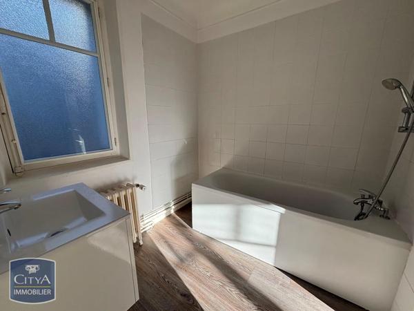 Maison à louer 3 pièces 91m² Bourges (18000)