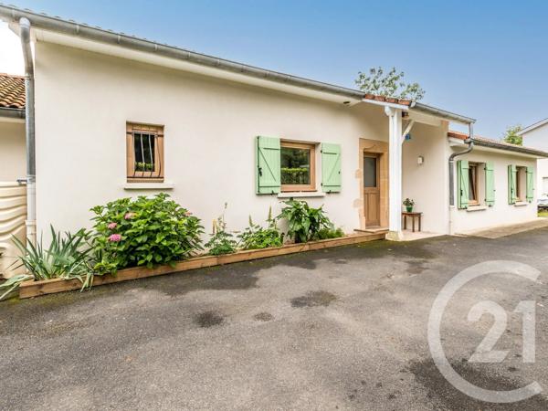 Maison à vendre  6 pièces - 120 m 2   MASSIEUX  - 01