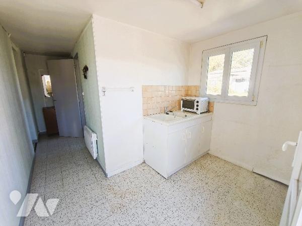 CHARMANTE MAISON DE PLAIN-PIED – UN BEAU POTENTIEL À RÉVÉLER !