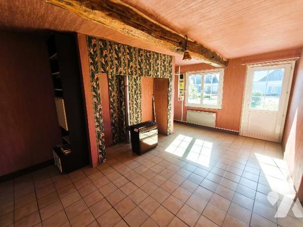 CHARMANTE MAISON DE PLAIN-PIED – UN BEAU POTENTIEL À RÉVÉLER !