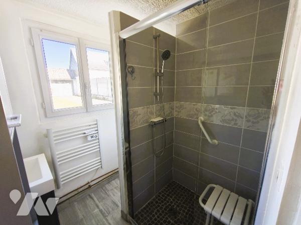 CHARMANTE MAISON DE PLAIN-PIED – UN BEAU POTENTIEL À RÉVÉLER !
