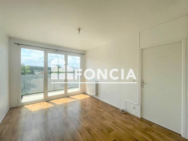 Location Appartement 2 pièces 40 m² - 200 RUE MARCHAND ET FERAOUN Fleury Merogis 91700