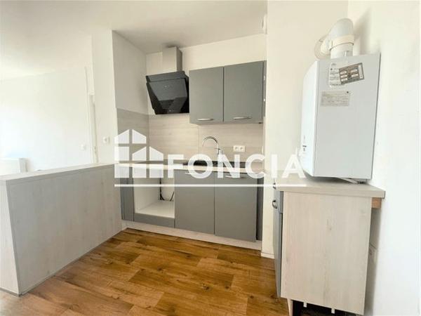 Location Appartement 2 pièces 40 m² - 200 RUE MARCHAND ET FERAOUN Fleury Merogis 91700