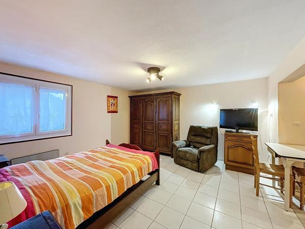 Idéalement située sur les hauteurs de NOUZONVILLE sans voisinage proche