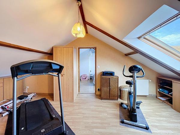 Idéalement située sur les hauteurs de NOUZONVILLE sans voisinage proche