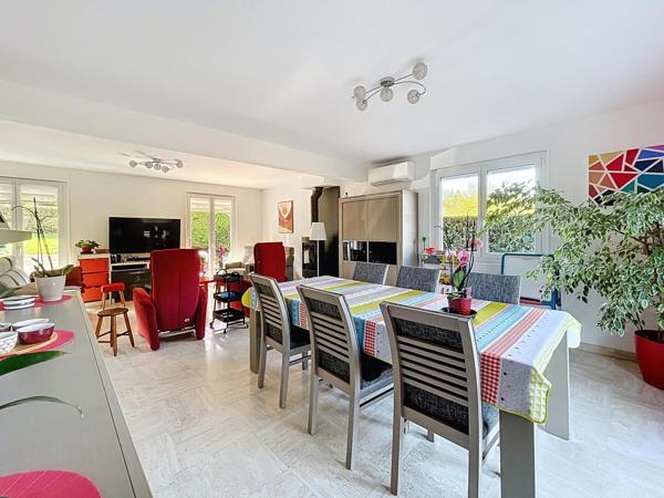 Idéalement située sur les hauteurs de NOUZONVILLE sans voisinage proche