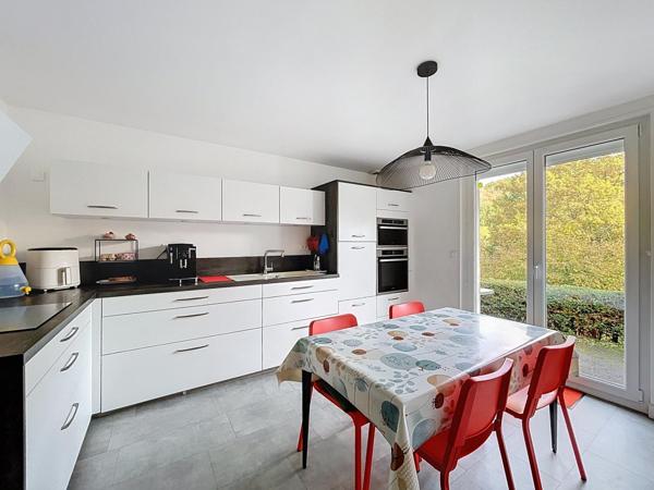 Idéalement située sur les hauteurs de NOUZONVILLE sans voisinage proche