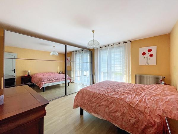 Idéalement située sur les hauteurs de NOUZONVILLE sans voisinage proche