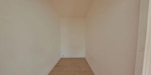 STUDIO A LOUER - LYON 7EME ARRONDISSEMENT Stalingrad 29.83 m 2 659 € charges comprises par mois
