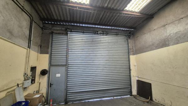 Local commercial – Entrepôt loué – Investissement locatif – Bellac