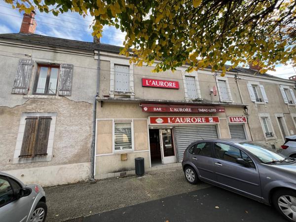 Immeuble à usage d'habitation et de commerce