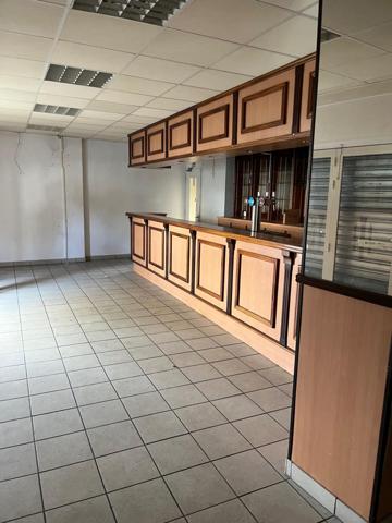 Immeuble à usage d'habitation et de commerce