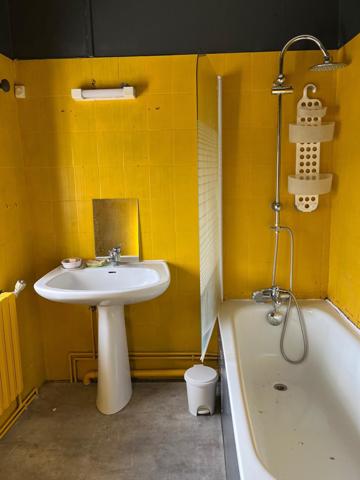 Immeuble à usage d'habitation et de commerce