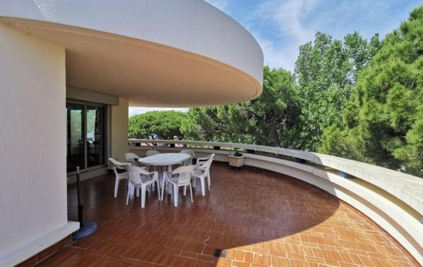 Vente Garage et grande terrasse de 72m² + garage à rafraîchir Le grau-du-roi   