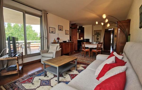 Vente Garage et grande terrasse de 72m² + garage à rafraîchir Le grau-du-roi   