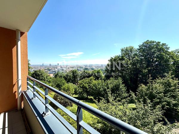 Secteur  Fontanières Sainte Foy les Lyon 120m² grand standing avec vue sur parc classé,  piscine et garage double