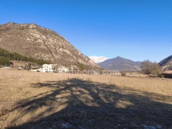 Terrain à vendre de 7345 M²  VEYNES (05)