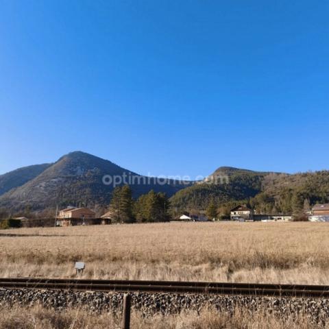 Terrain à vendre de 7345 M²  VEYNES (05)