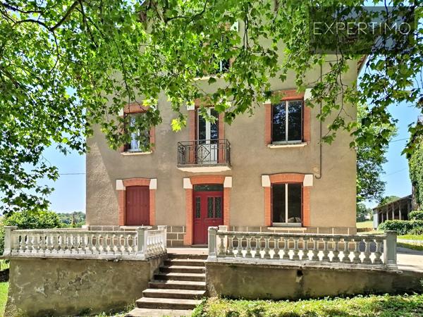 PROPRIÉTÉ DE CARACTÈRE ISOLEE AVEC 8 HECTARES ET GRANDES DÉPENDANCES – AVEYRON