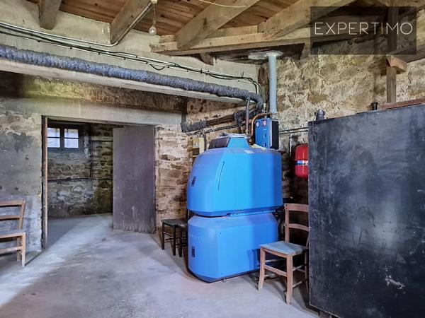 PROPRIÉTÉ DE CARACTÈRE ISOLEE AVEC 8 HECTARES ET GRANDES DÉPENDANCES – AVEYRON