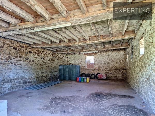 PROPRIÉTÉ DE CARACTÈRE ISOLEE AVEC 8 HECTARES ET GRANDES DÉPENDANCES – AVEYRON