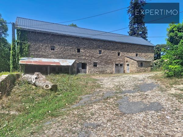 PROPRIÉTÉ DE CARACTÈRE ISOLEE AVEC 8 HECTARES ET GRANDES DÉPENDANCES – AVEYRON