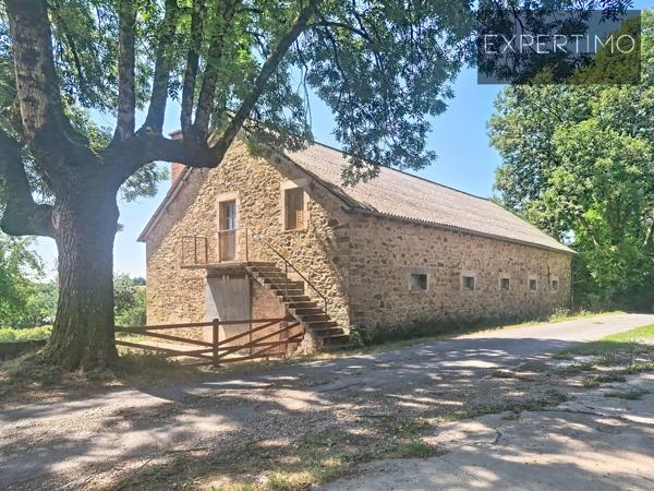 PROPRIÉTÉ DE CARACTÈRE ISOLEE AVEC 8 HECTARES ET GRANDES DÉPENDANCES – AVEYRON