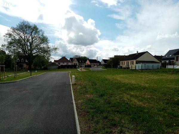 A VAL AU PERCHE, 15 TAB viabilisés (eau, TAE, gaz, électricité, télécoms) de 440 m² à 666 m².