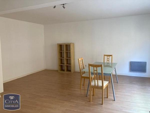 Appartement à louer 2 pièces 72.06m²