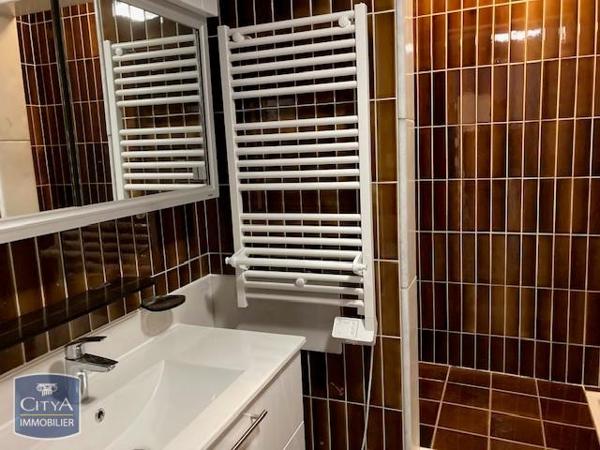 Appartement à louer 2 pièces 72.06m²