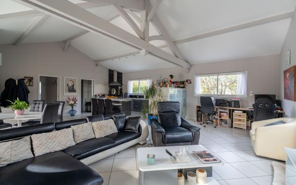 Maison à vendre    4 pièces •  Biscarrosse