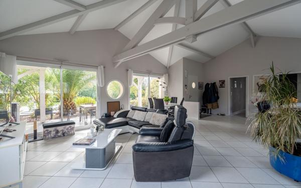 Maison à vendre    4 pièces •  Biscarrosse