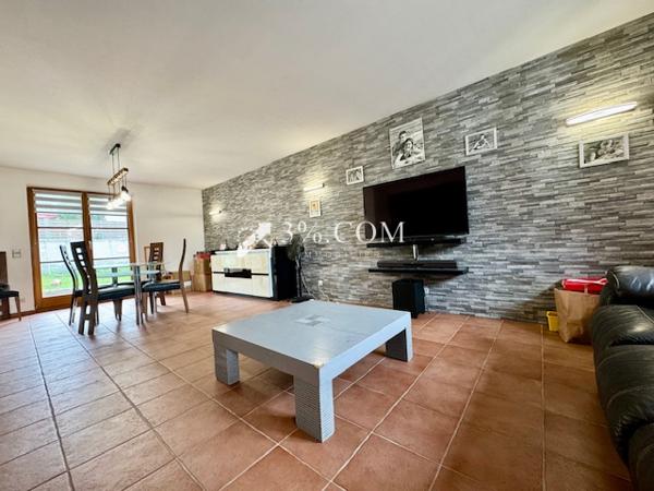 3%COM Ensemble de 2 maisons 255m2 avec cour et jardin - 7 ares  Hochfelden (67270)