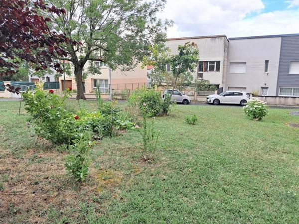 Appartement Fagnieres 4 pièce(s) 77 m2