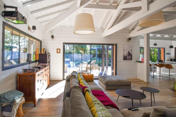 Villa bois 175m² et dépendance de 40m² / 5 ch / piscine