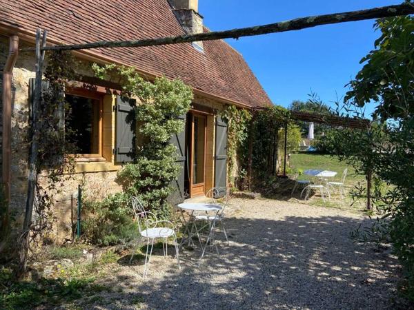 Maison ancienne - Les eyzies Entre ombre de vigne et douceur de pierre, maison de charme avec 2 chambres et piscine, 10 minutes des commerces