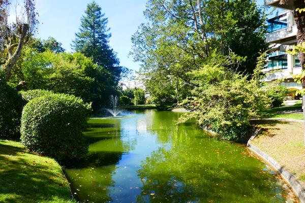 BAISSE DE PRIX Appartement d'exception dernier étage avec terrasse deux chambres ascenseur avec deux parking et une cavecave et parking
