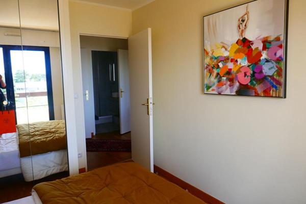 BAISSE DE PRIX Appartement d'exception dernier étage avec terrasse deux chambres ascenseur avec deux parking et une cavecave et parking