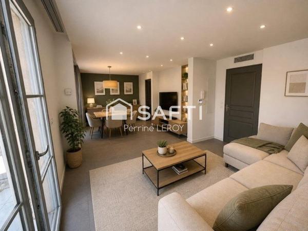 En plein centre ville de Sainte-Maxime, à 300m de la plage, superbe T2 vue mer de 45m².
