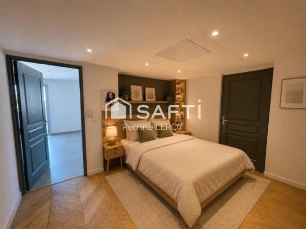 En plein centre ville de Sainte-Maxime, à 300m de la plage, superbe T2 vue mer de 45m².