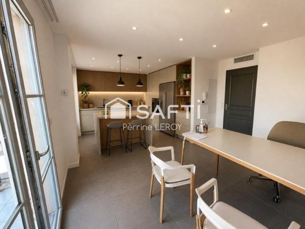 En plein centre ville de Sainte-Maxime, à 300m de la plage, superbe T2 vue mer de 45m².