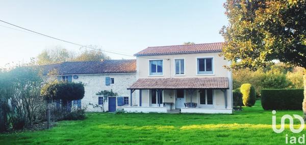 Maison 9 pièces de 225 m² à Melle (79500)