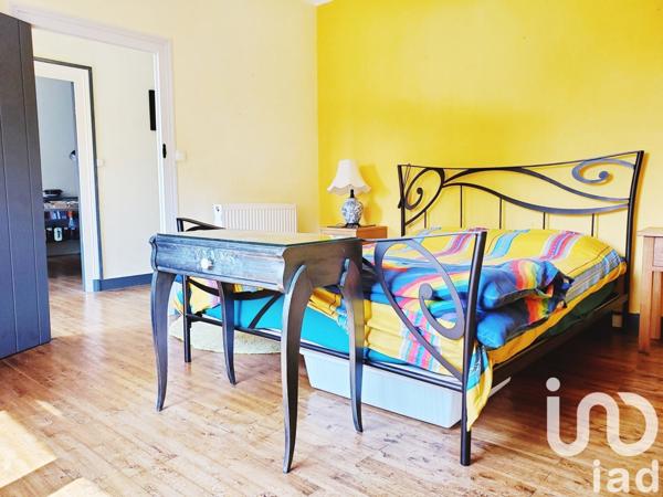 Maison 9 pièces de 225 m² à Melle (79500)