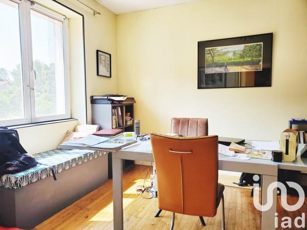 Maison 9 pièces de 225 m² à Melle (79500)