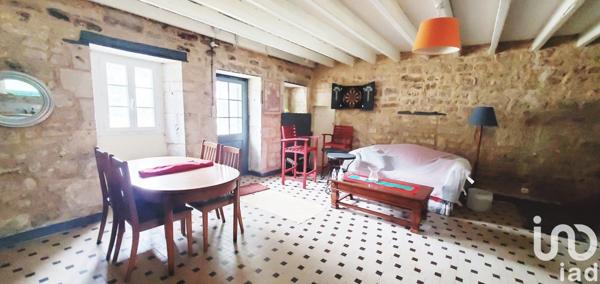 Maison 9 pièces de 225 m² à Melle (79500)